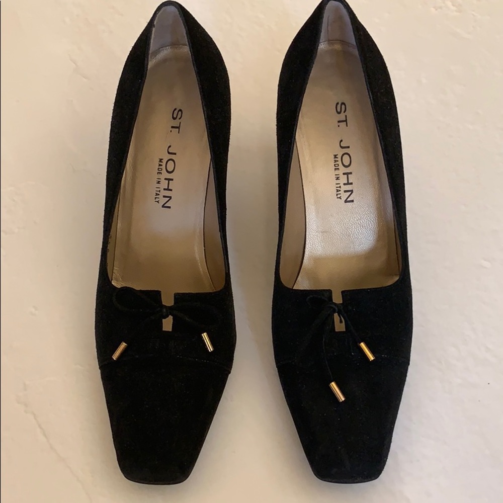 St. John Suede Black Heel
